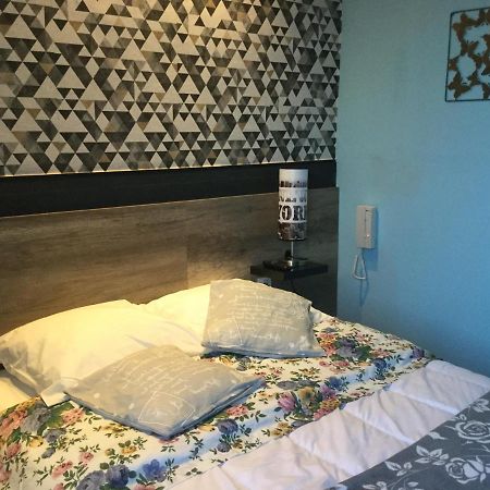 Hotel Le Kamelia Сал Екстериор снимка