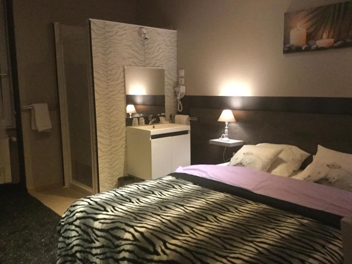Hotel Le Kamelia Сал Екстериор снимка