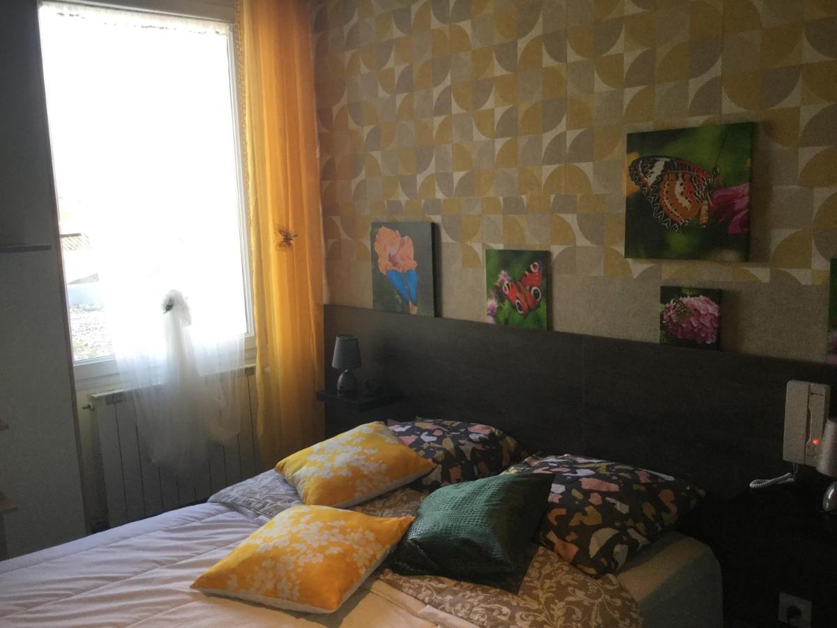 Hotel Le Kamelia Сал Екстериор снимка