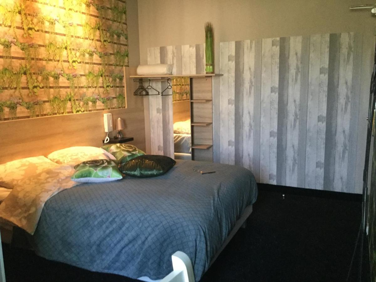 Hotel Le Kamelia Сал Екстериор снимка