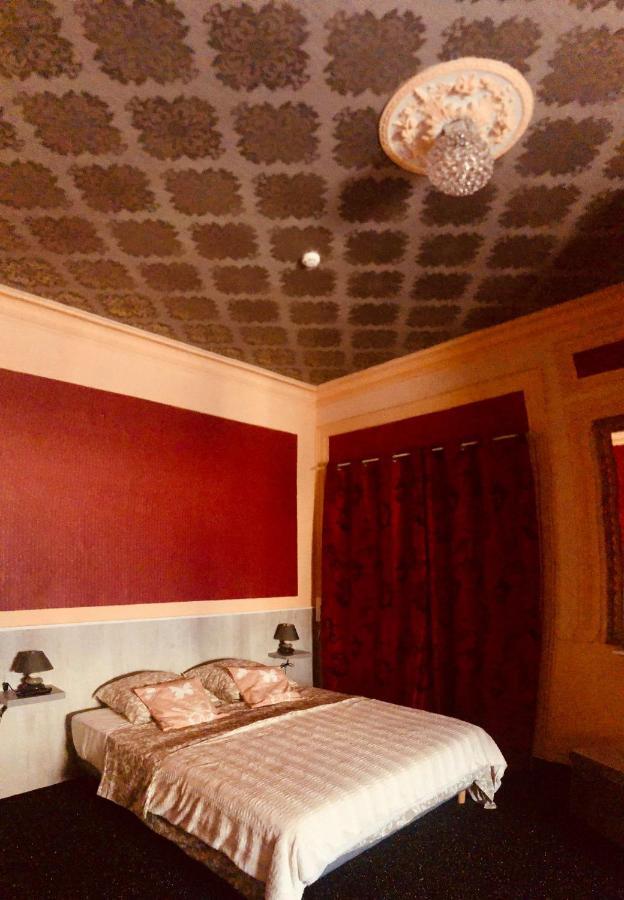 Hotel Le Kamelia Сал Екстериор снимка